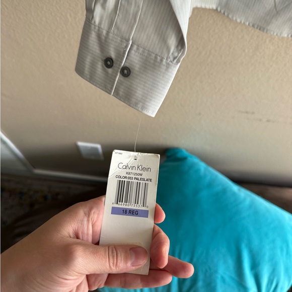 Calvin Klein Slim Fit button down grey and white striped Dress shirt - size 18 - Picture 6 of 7